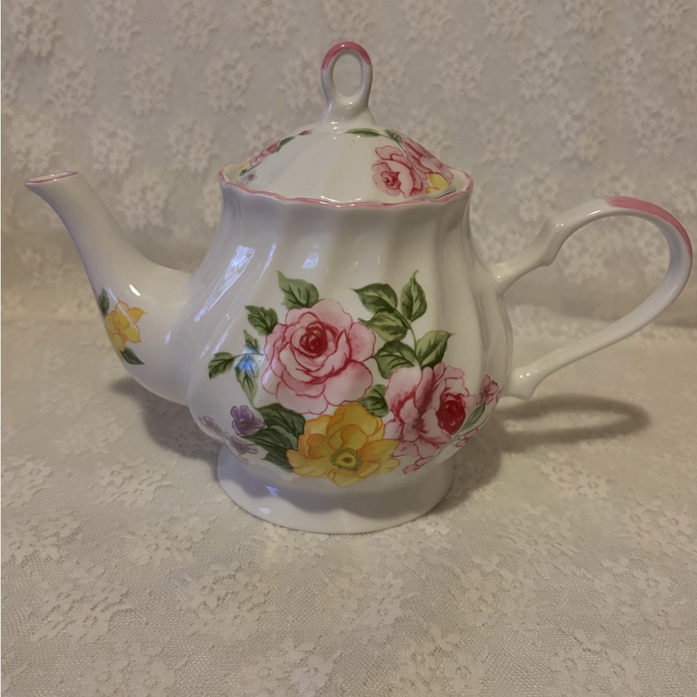Delton Yellow and Pink Floral Teapot In Perfect Condition